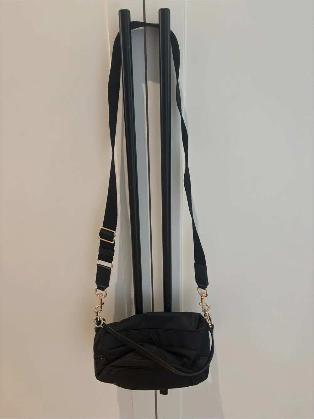 TORY BURCH BLACK CROSSBODY - Picture 2 of 12